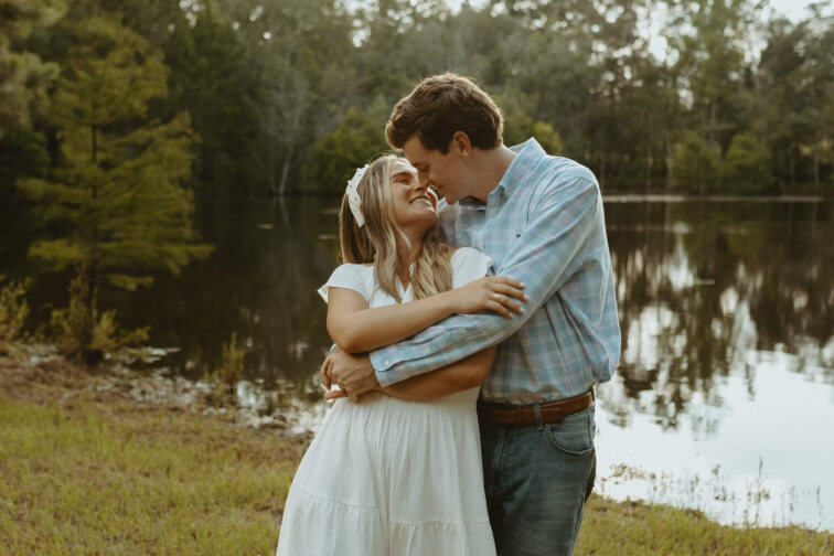 couple on swing